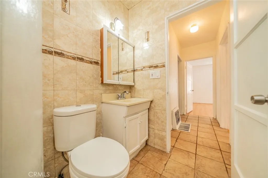 1163 N White Avenue, Pomona, California 91768 home-pic-18