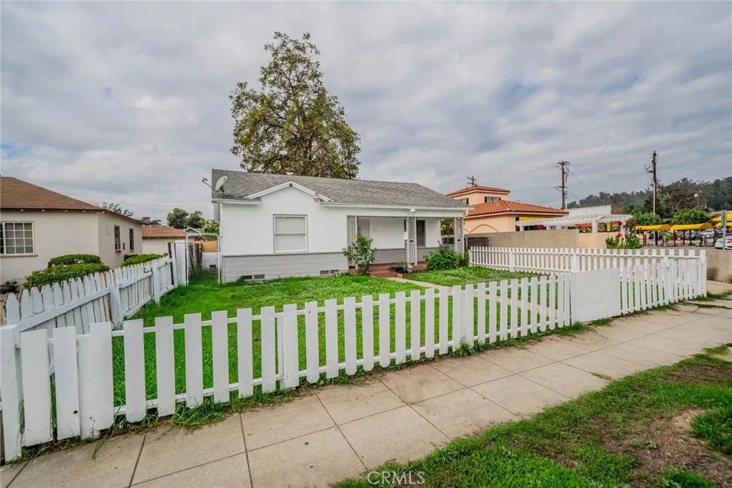 1163 N White Avenue, Pomona, California 91768 home-pic-2