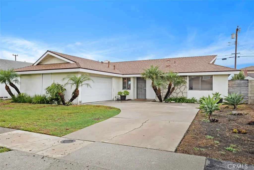 5681 Mangrum, Huntington Beach, California 92649 home-pic-1