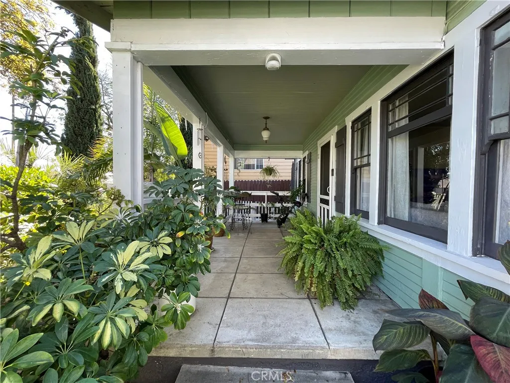 5221 Satsuma, North Hollywood, California 91601 home-pic-2