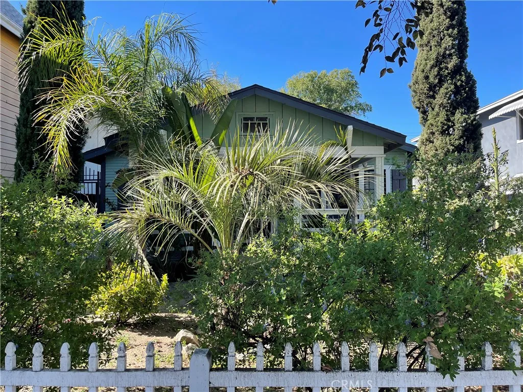 5221 Satsuma, North Hollywood, California 91601 home-pic-1