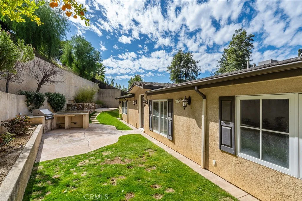 4630 Esparto Road N, Woodland Hills, California 91364 home-pic-27