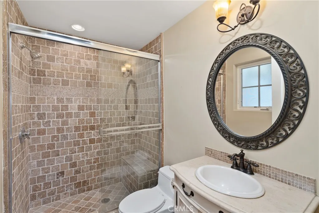 4630 Esparto Road N, Woodland Hills, California 91364 home-pic-46