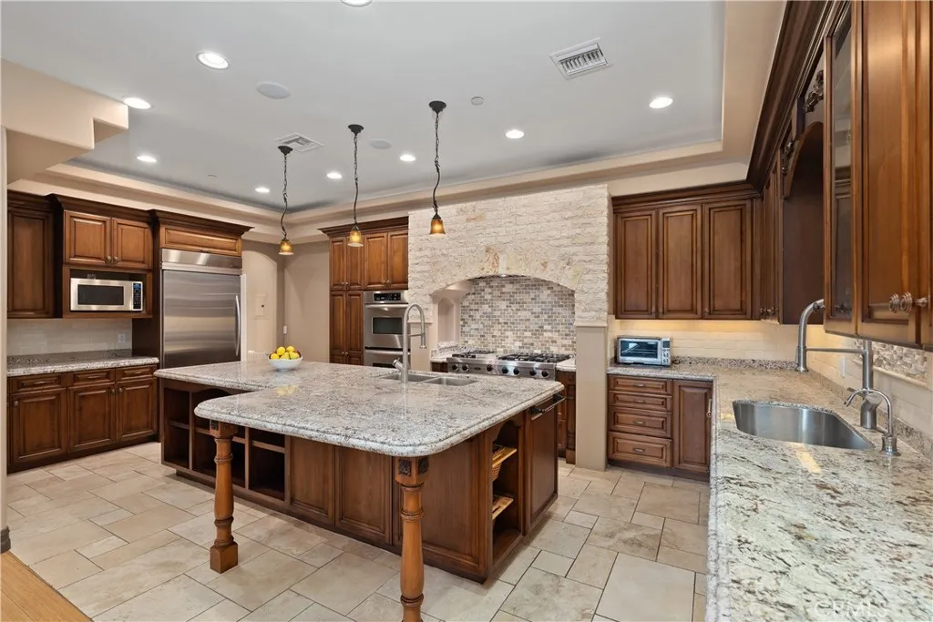 4630 Esparto Road N, Woodland Hills, California 91364 home-pic-9