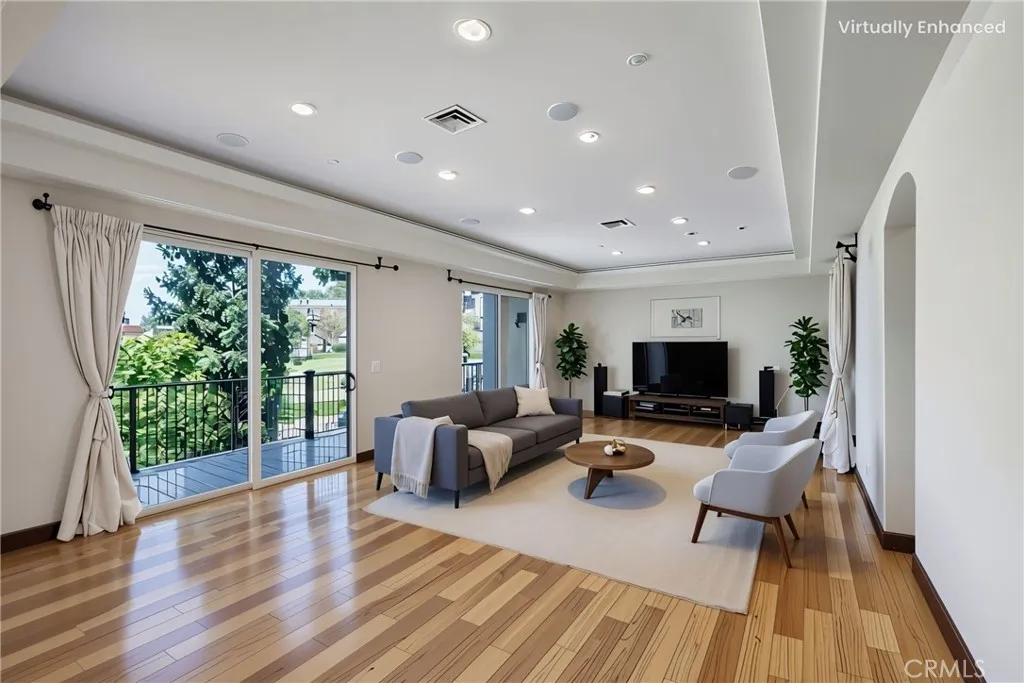 4630 Esparto Road N, Woodland Hills, California 91364 home-pic-4
