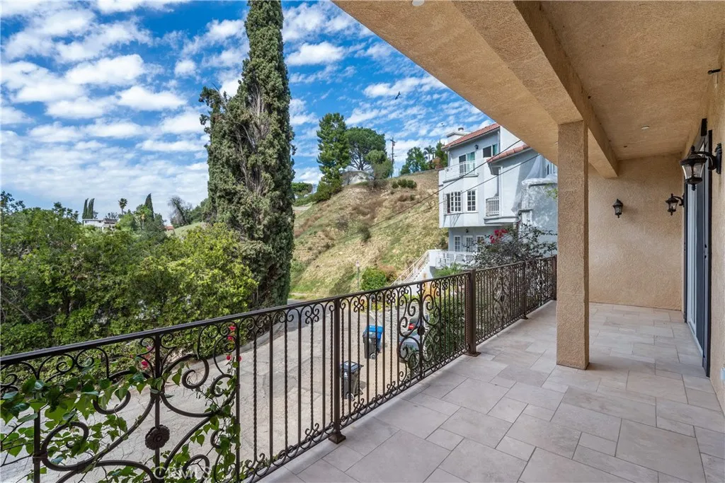 4630 Esparto Road N, Woodland Hills, California 91364 home-pic-21