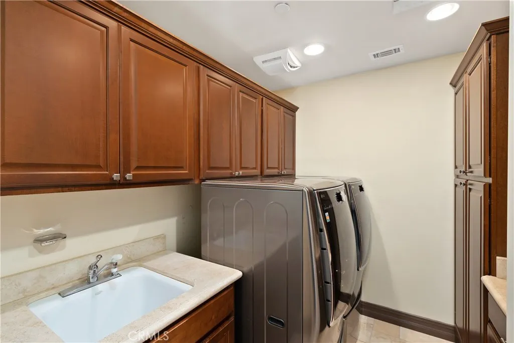4630 Esparto Road N, Woodland Hills, California 91364 home-pic-43