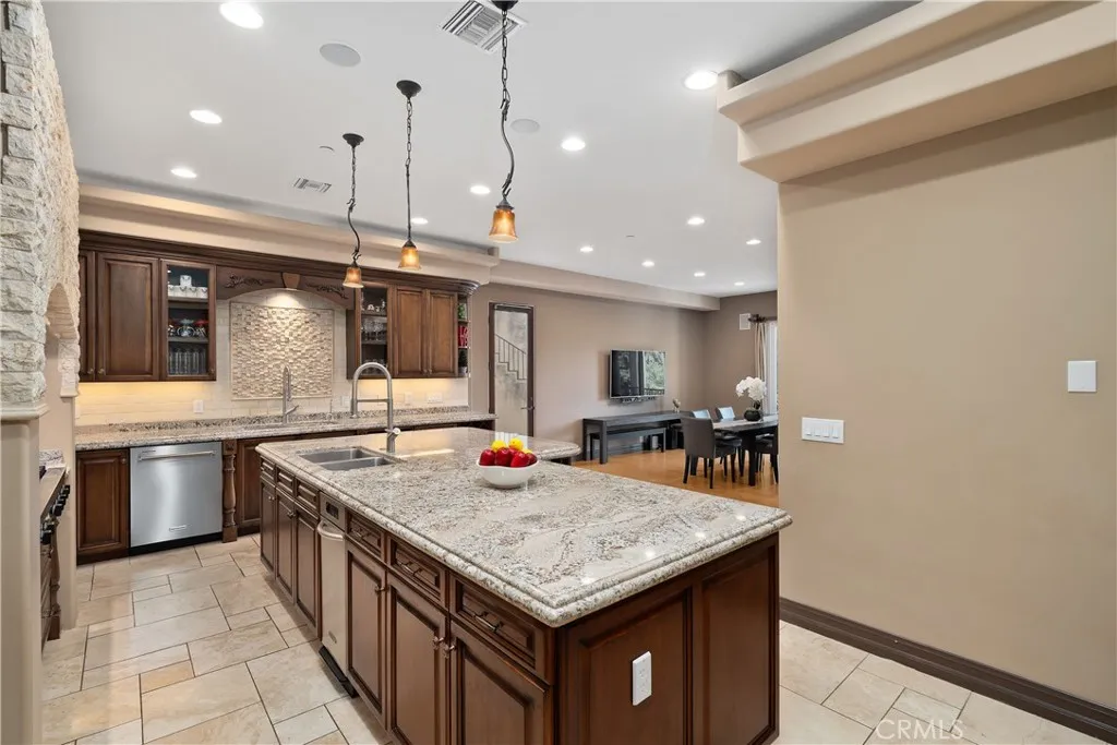 4630 Esparto Road N, Woodland Hills, California 91364 home-pic-39