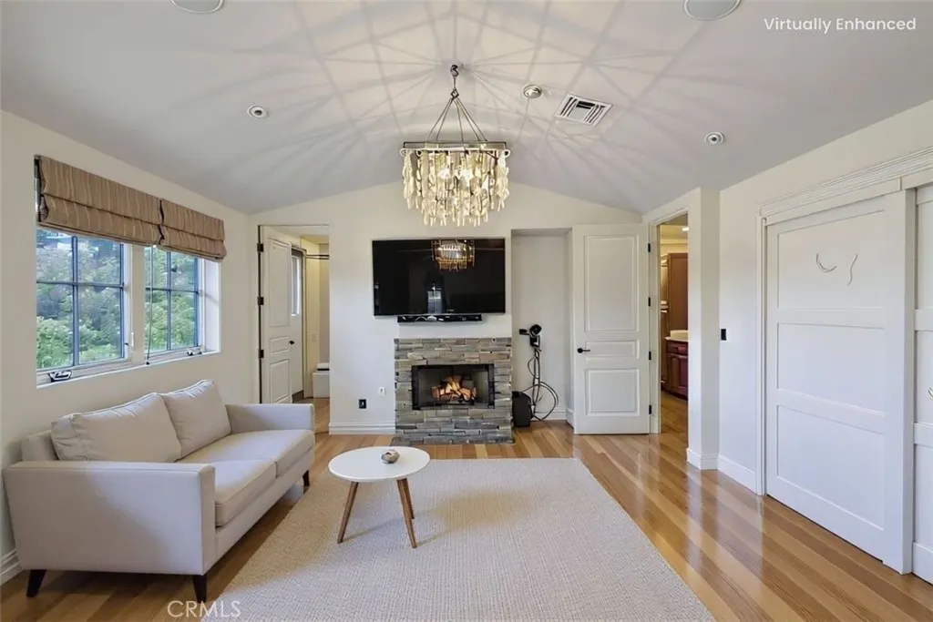 4630 Esparto Road N, Woodland Hills, California 91364 home-pic-14