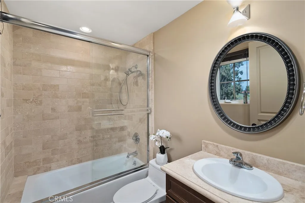4630 Esparto Road N, Woodland Hills, California 91364 home-pic-47