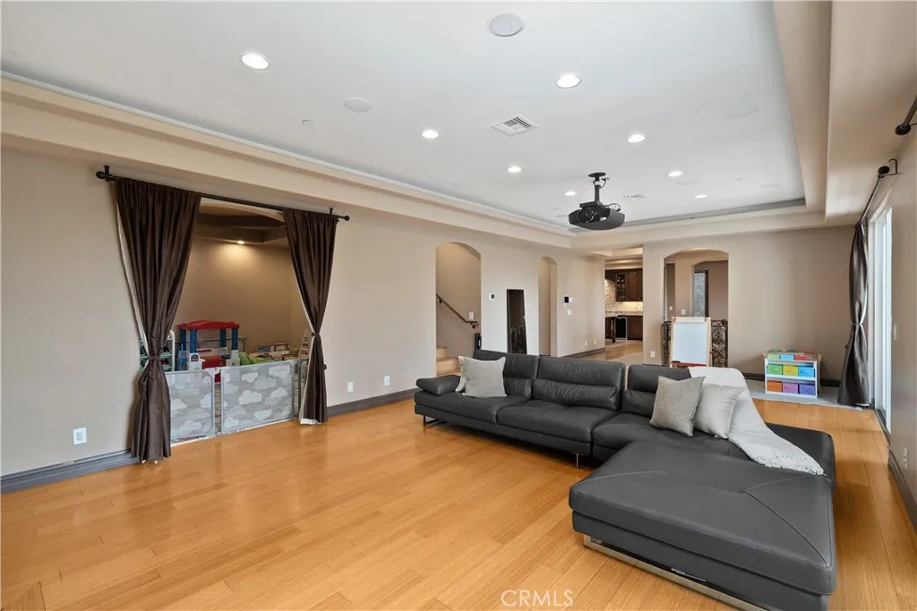 4630 Esparto Road N, Woodland Hills, California 91364 home-pic-35