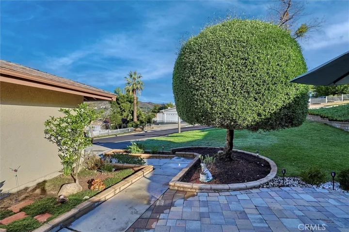 18740 Nadal Street, Canyon Country, California 91351