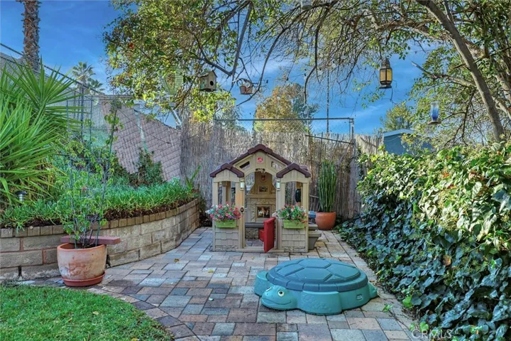 18740 Nadal Street, Canyon Country, California 91351