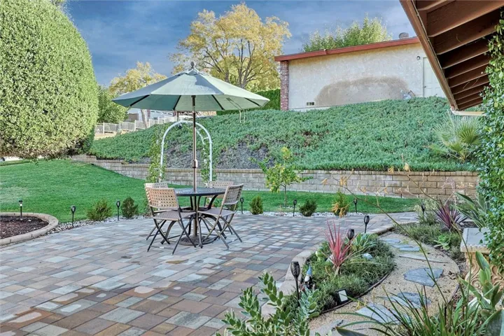 18740 Nadal Street, Canyon Country, California 91351