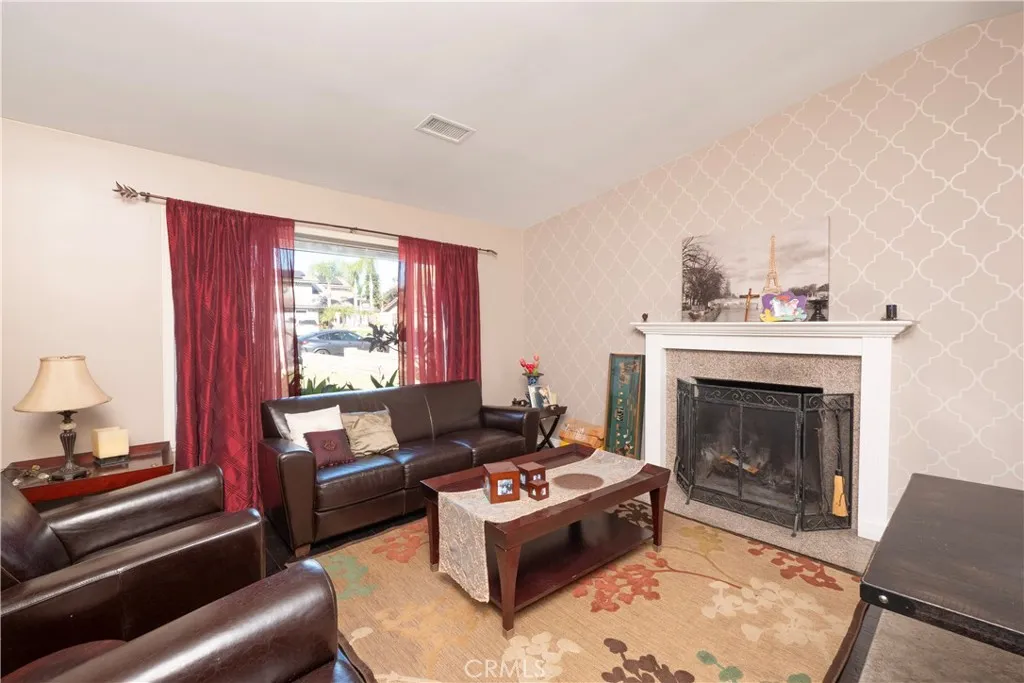 1226 Stratford Lane, San Dimas, California 91773 home-pic-8