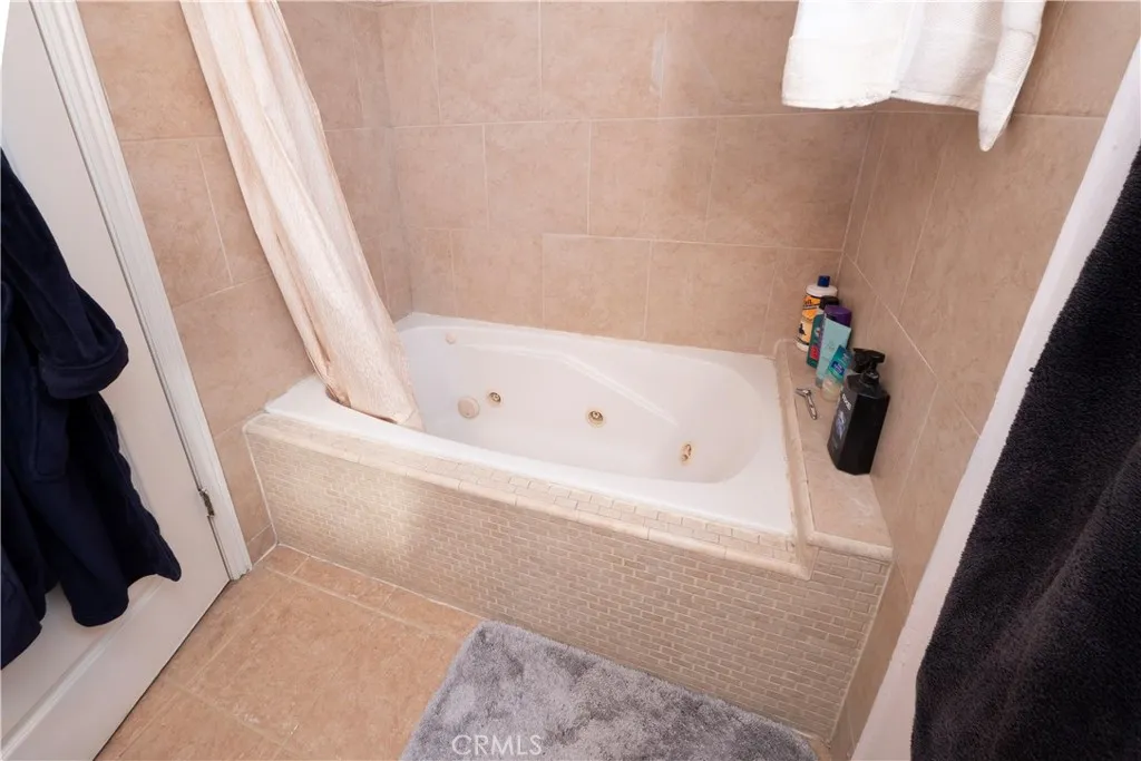 1226 Stratford Lane, San Dimas, California 91773 home-pic-38