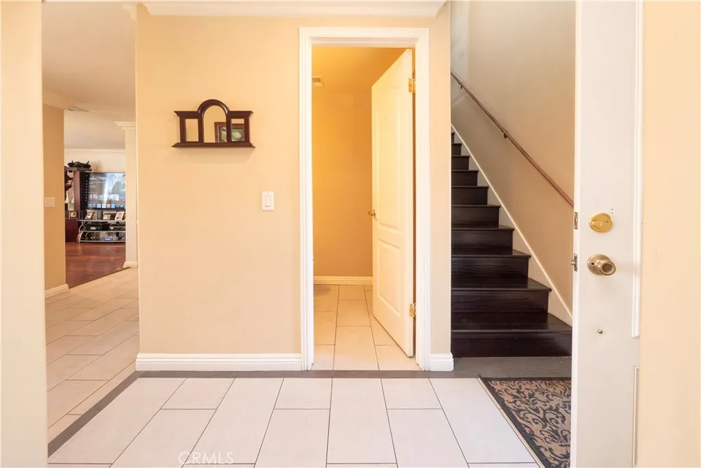 1226 Stratford Lane, San Dimas, California 91773 home-pic-10