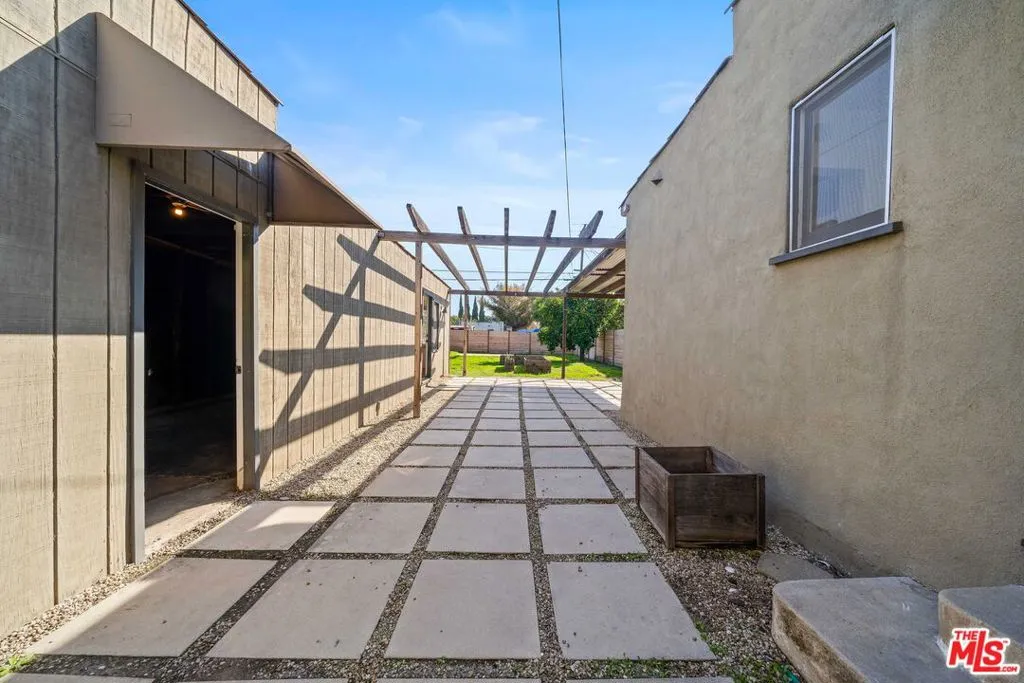 3000 Finch Street, Los Angeles, California 90039 home-pic-31