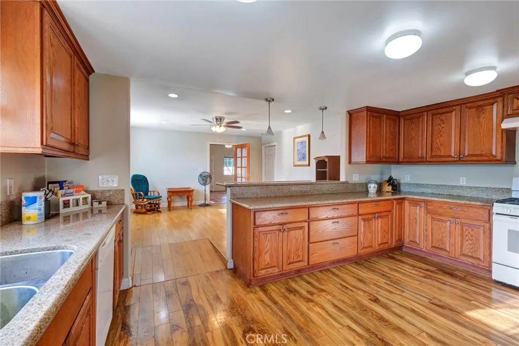 2435 Burkett, El Monte, California 91732 home-pic-40
