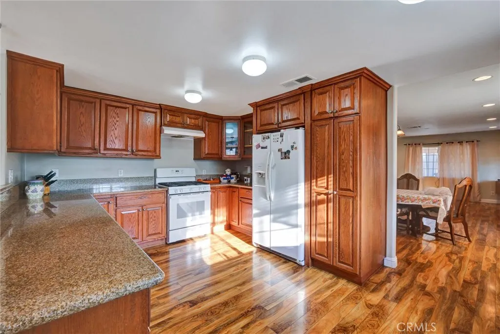 2435 Burkett, El Monte, California 91732 home-pic-38