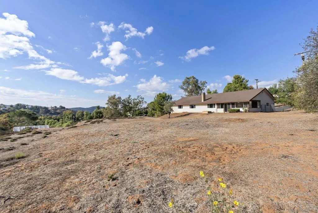 1429 Midway Dr., Alpine, California 91901 home-pic-37
