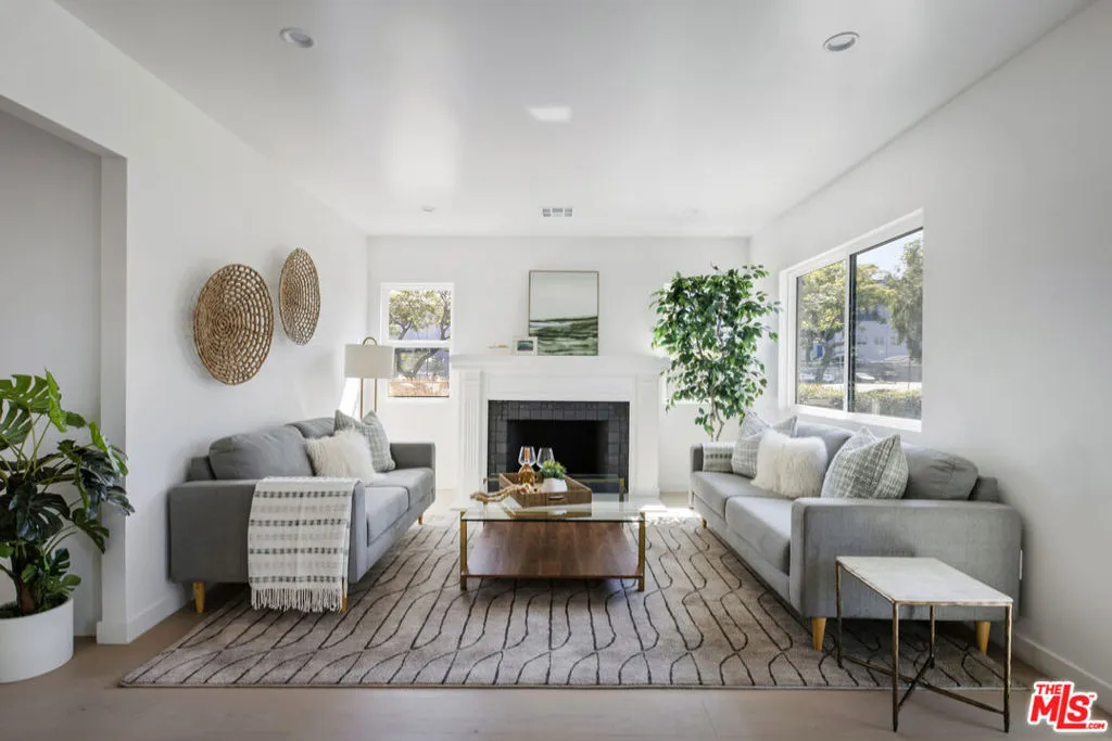 4918 10th Avenue, Los Angeles, California 90043 home-pic-0