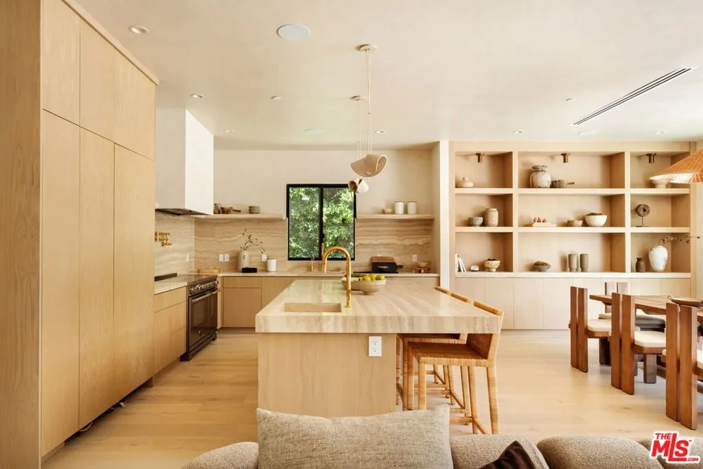 636 N Laurel Avenue, Los Angeles, California 90048 home-pic-13