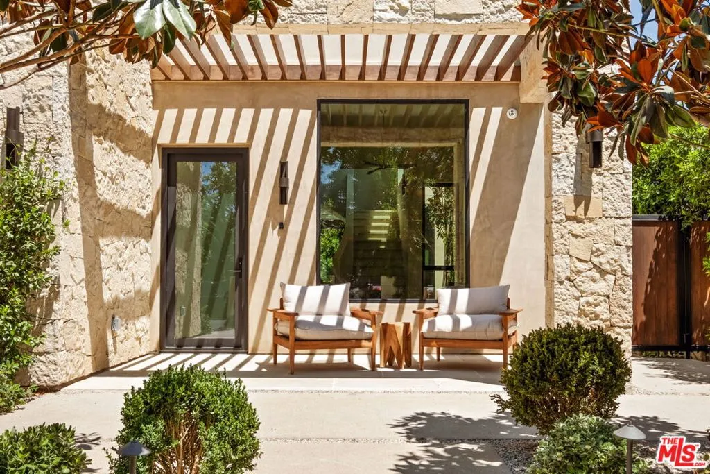 636 N Laurel Avenue, Los Angeles, California 90048 home-pic-5