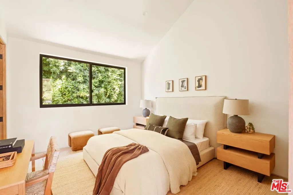 636 N Laurel Avenue, Los Angeles, California 90048 home-pic-26