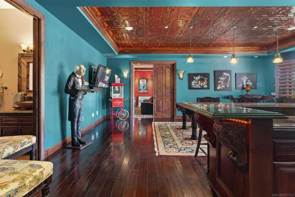 2882 Conestoga Circle, Alpine, California 91901 home-pic-26