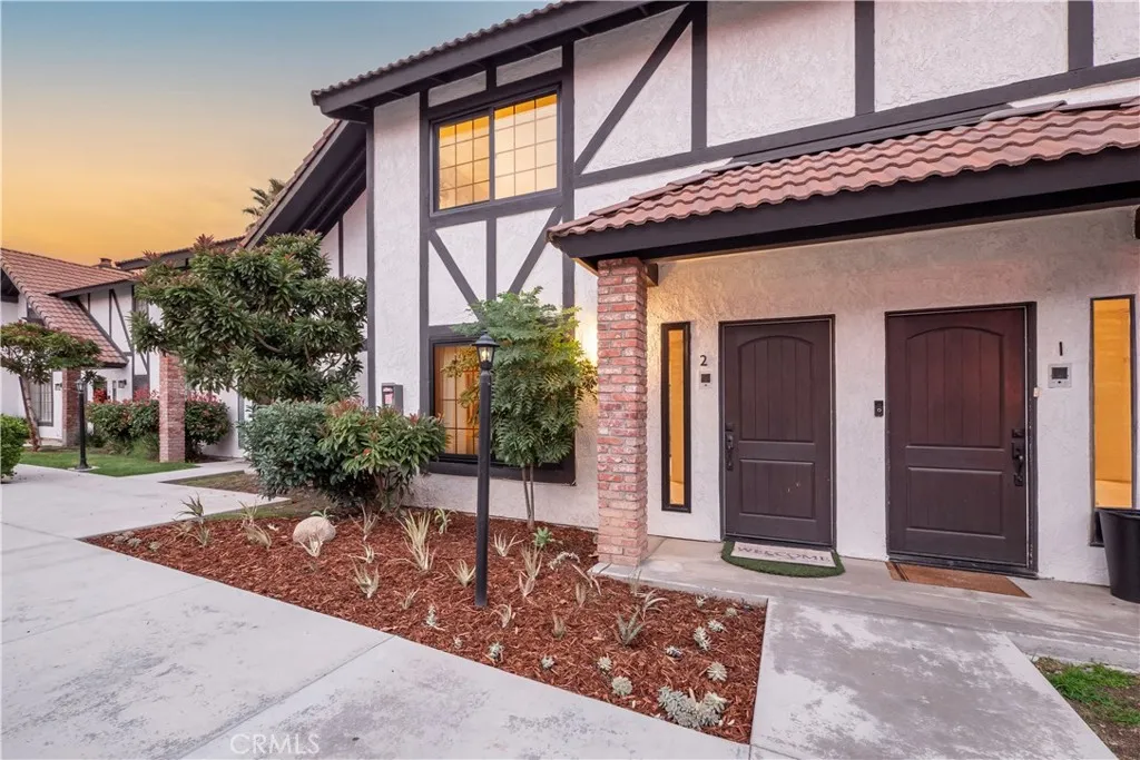 1013 W Linden Street 2, Riverside, California 92507 home-pic-37