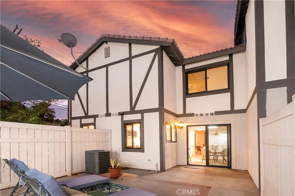 1013 W Linden Street 2, Riverside, California 92507 home-pic-22