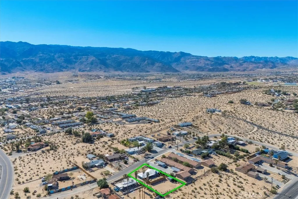 73484 Desert Trail, 29 Palms, California 92277 home-pic-32