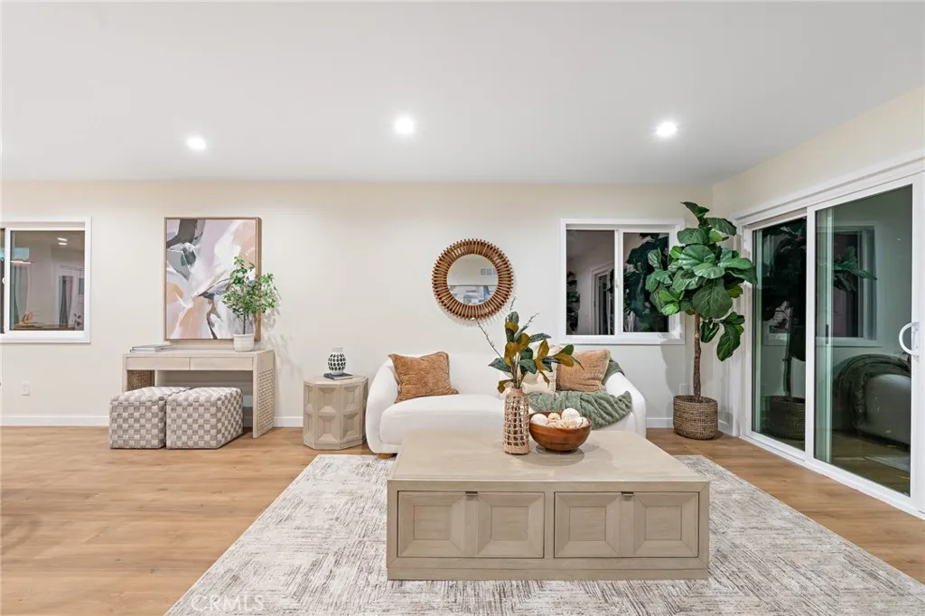 17227 Minnehaha Street, Granada Hills, California 91344 home-pic-4