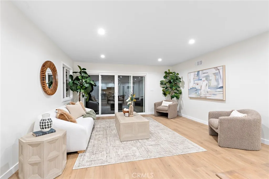 17227 Minnehaha Street, Granada Hills, California 91344 home-pic-2