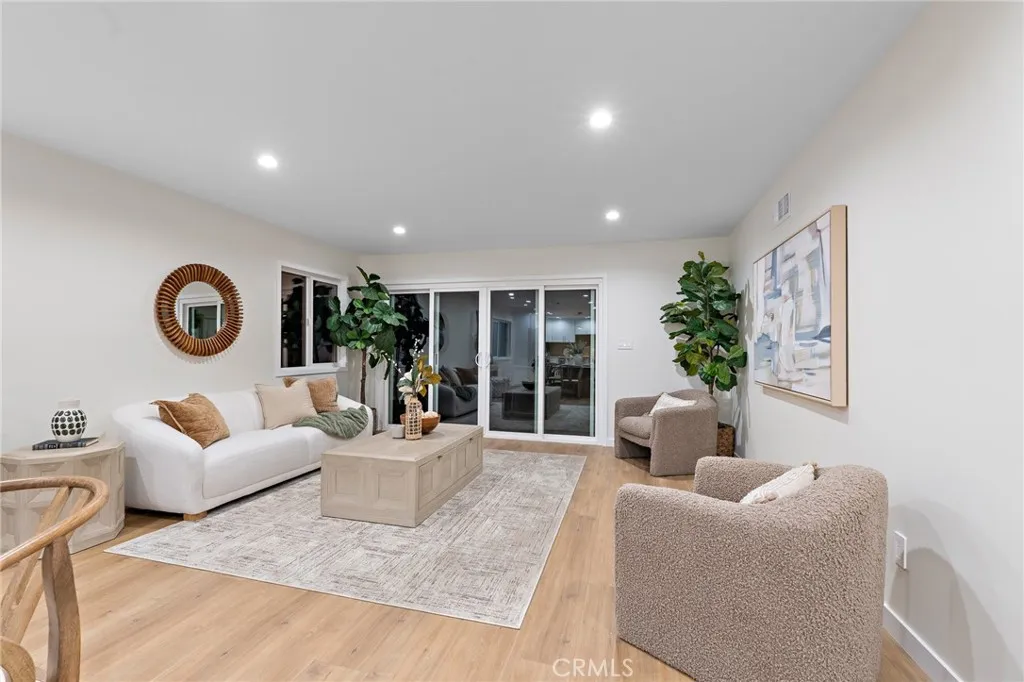 17227 Minnehaha Street, Granada Hills, California 91344 home-pic-9