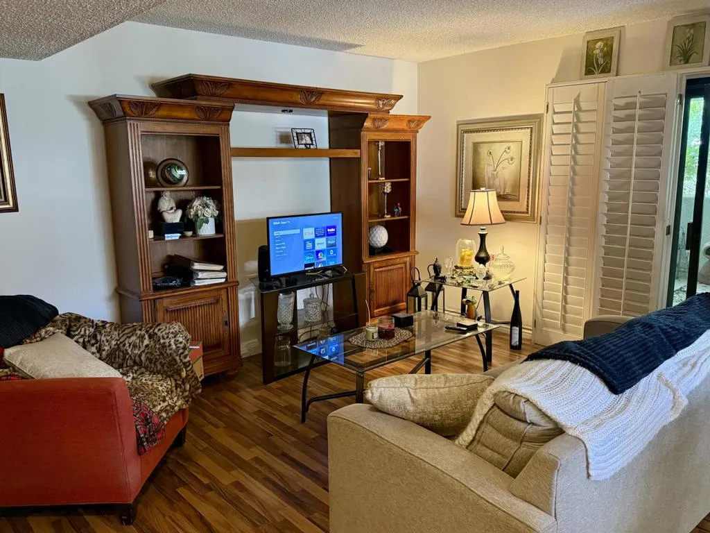 5301 E Waverly Dr. 173, Palm Springs, California 92264 home-pic-1