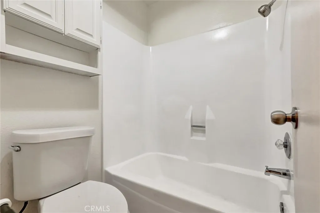 2813 S Fairview Street G, Santa Ana, California 92704 home-pic-9