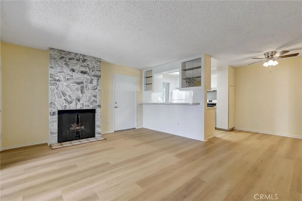 2813 S Fairview Street G, Santa Ana, California 92704 home-pic-6