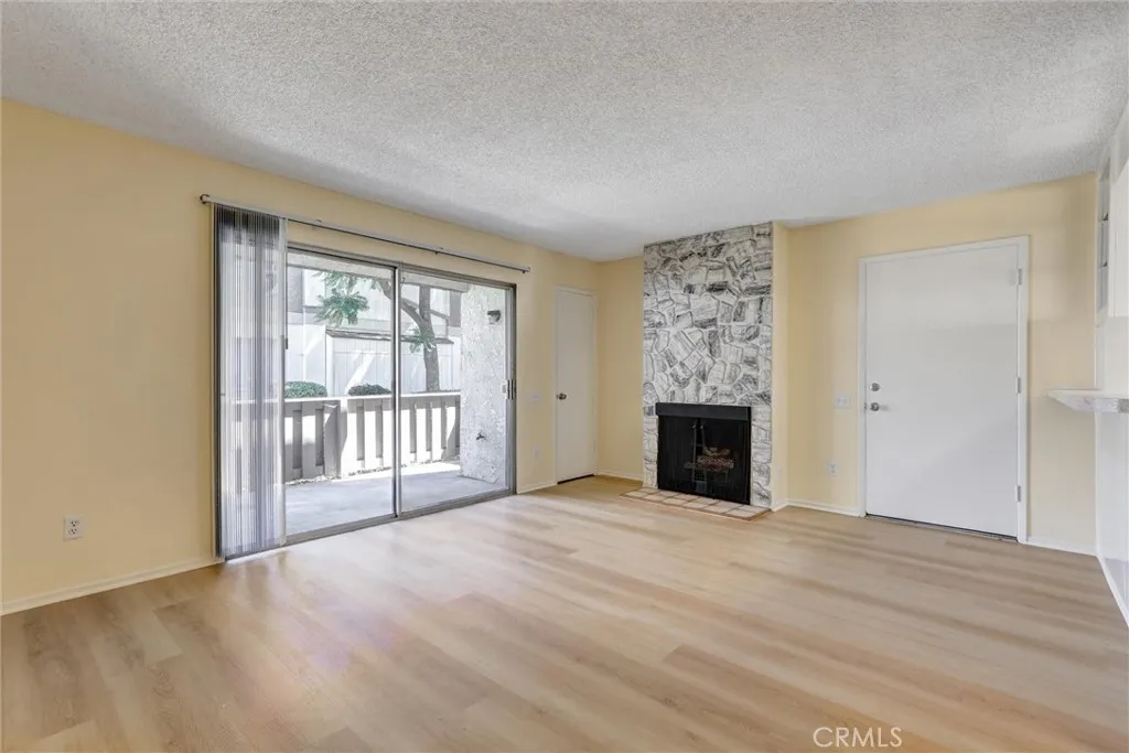 2813 S Fairview Street G, Santa Ana, California 92704 home-pic-5