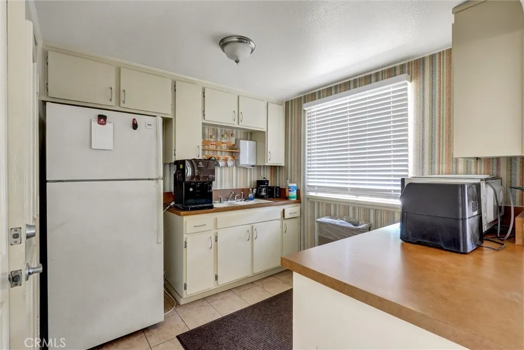 2813 S Fairview Street G, Santa Ana, California 92704 home-pic-16