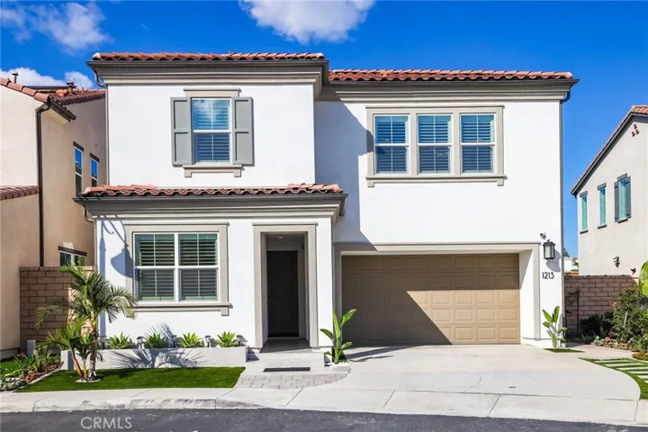 1213 E Providence Loop