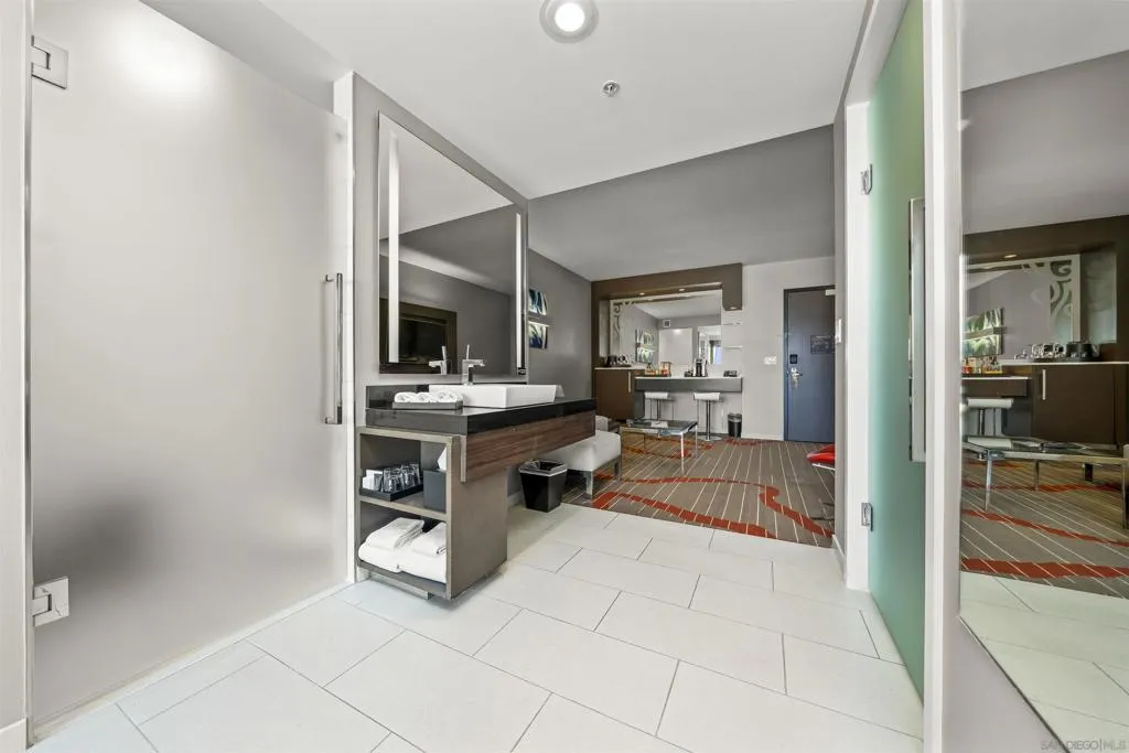 207 5th Ave 940, San Diego, California 92101 home-pic-6