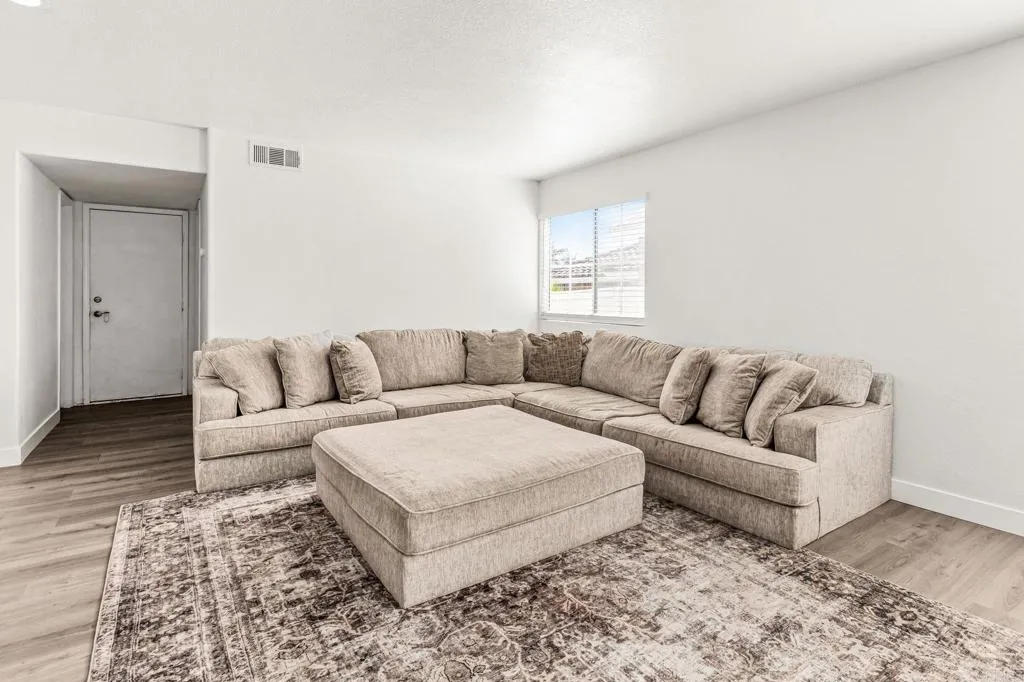 23843 Spring Branch Court, Murrieta, California 92562 home-pic-7