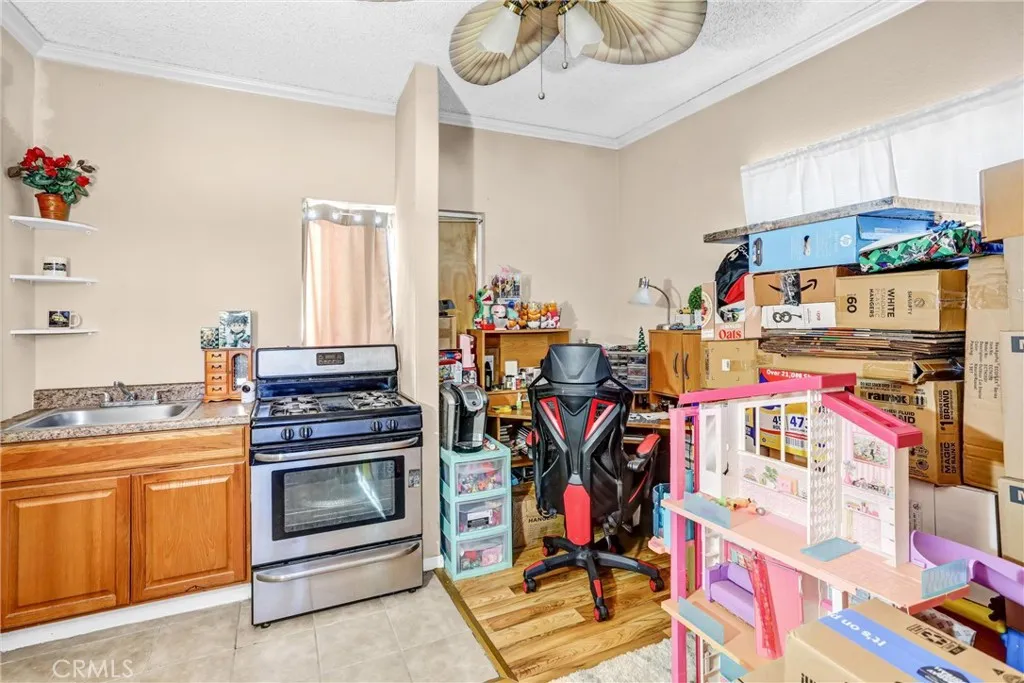 7848 Elm Street, Highland, California 92410 home-pic-20