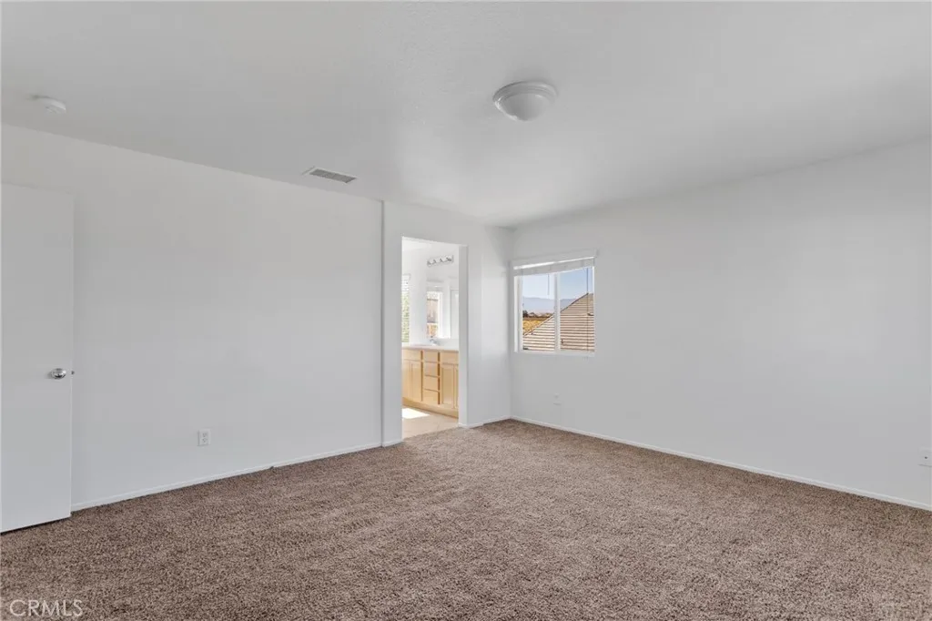 12299 Dandelion, Victorville, California 92392 home-pic-32