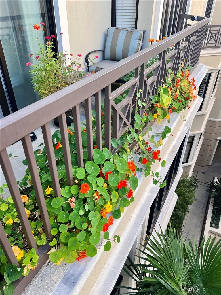 11847 Gorham Avenue 403, Los Angeles, California 90049 home-pic-10