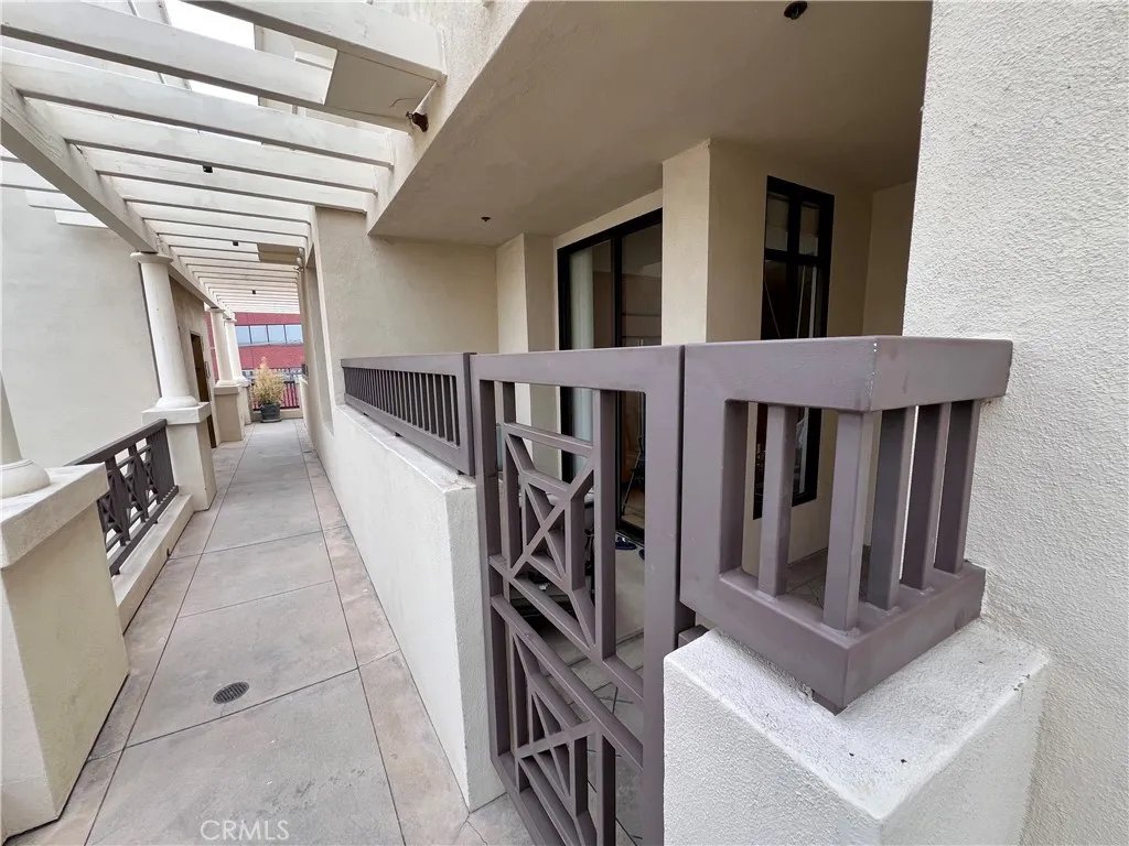 11847 Gorham Avenue 403, Los Angeles, California 90049 home-pic-19