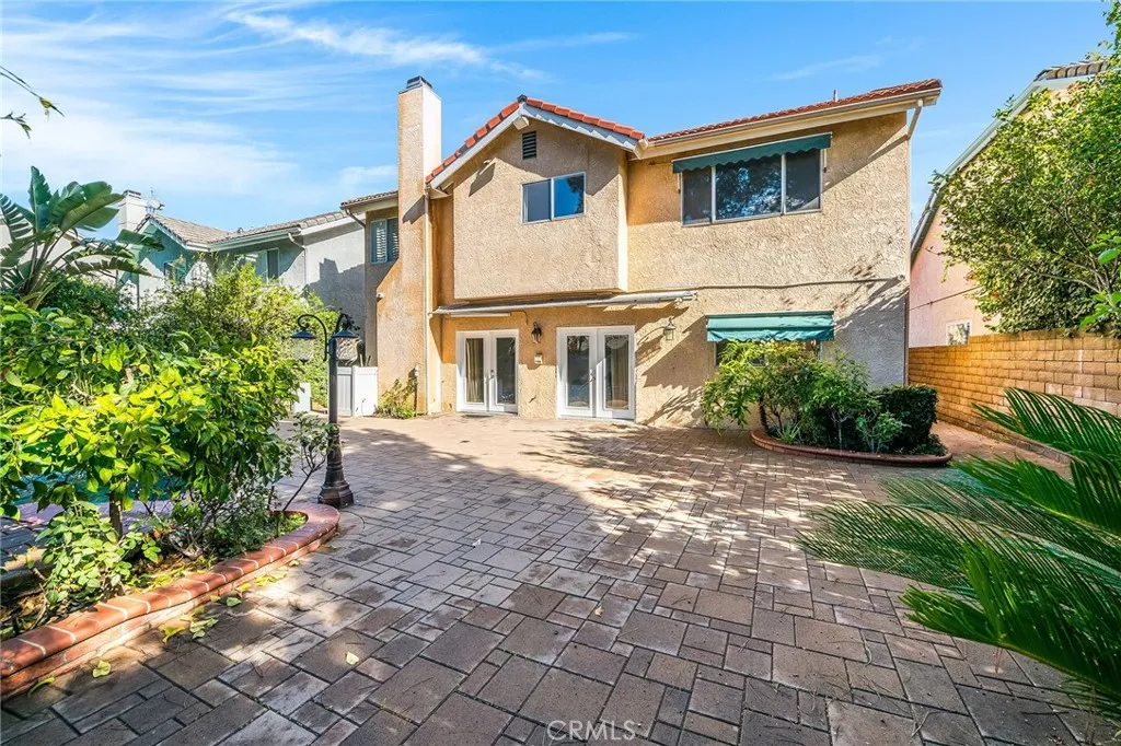 19314 Yolie, Tarzana, California 91356 home-pic-11