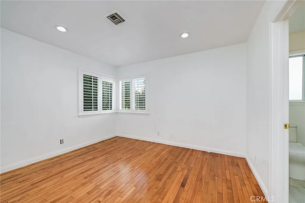 19314 Yolie, Tarzana, California 91356 home-pic-26